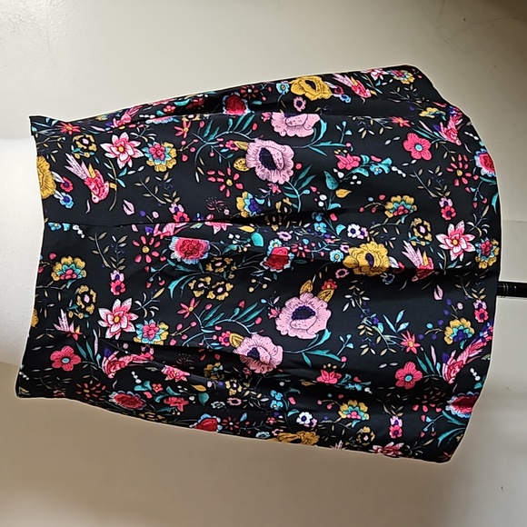 Lucca pleated black flowered mini skirt size large - Picture 4 of 10